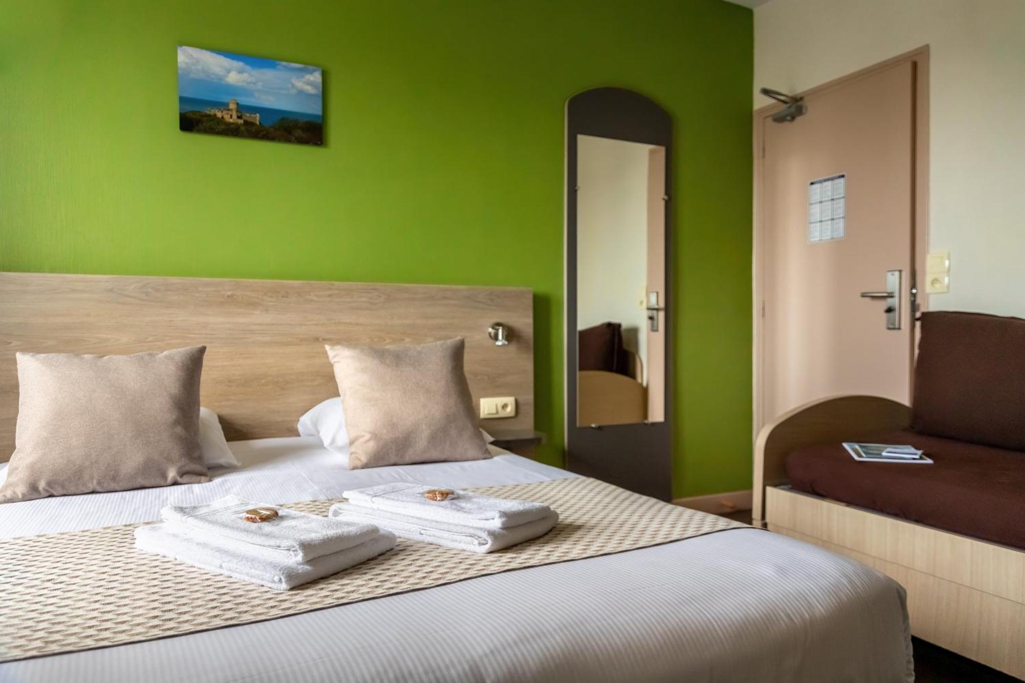 Le Bon Cap Hotell Plurien Exteriör bild